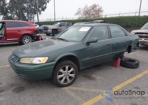 1999 Toyota Camry Le z USA, uszkodzony, nr VIN 4T1BG22K9XU881391